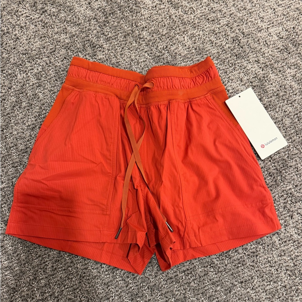 Lulu lemon shorts new w tags